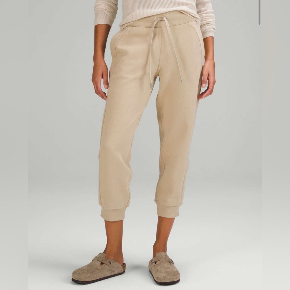 lululemon high rise cropped scuba jogger